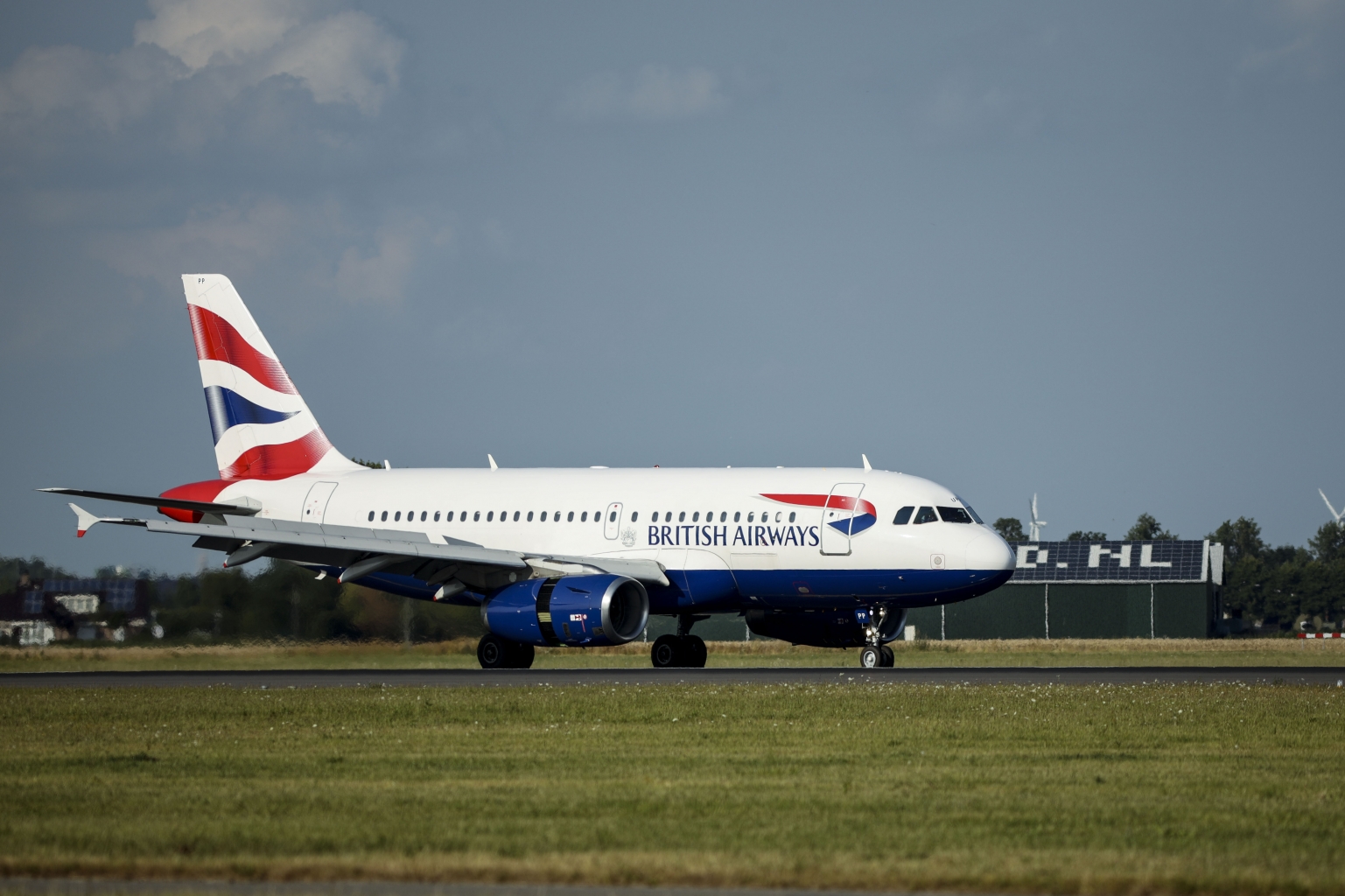 Preview British Airways  G-EUPP Airbus A319-131 (6).jpg